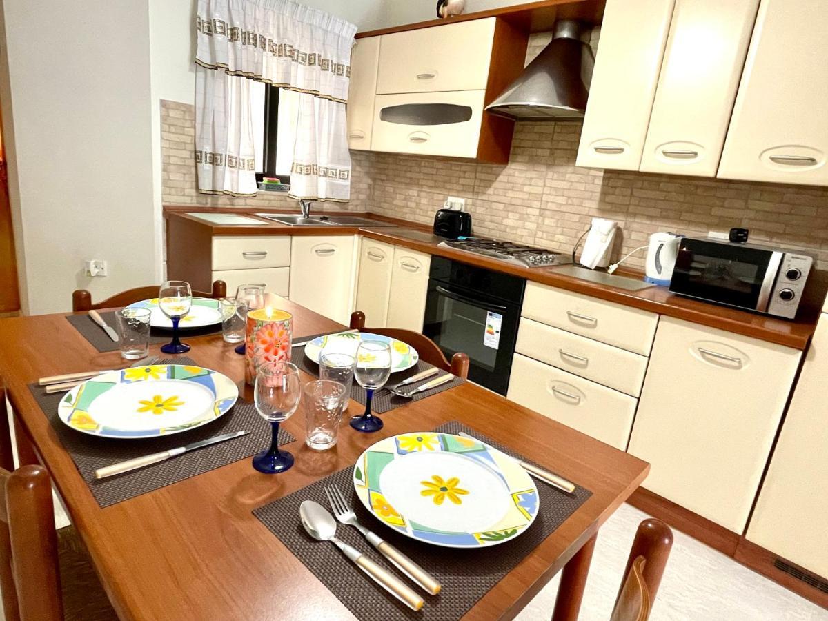 Regent Court - 3 Bedroom Apartment Within Walking Distance From Seafront St. Paul's Bay Dış mekan fotoğraf