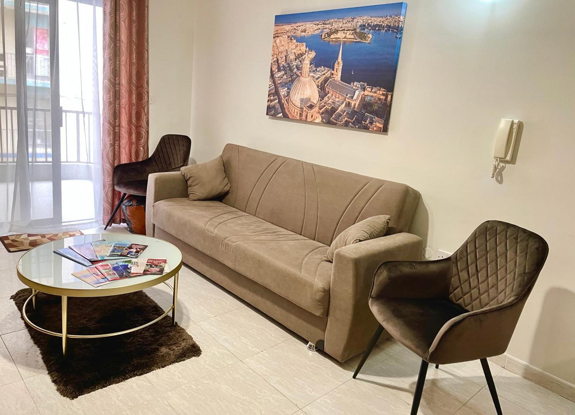 Regent Court - 3 Bedroom Apartment Within Walking Distance From Seafront St. Paul's Bay Dış mekan fotoğraf